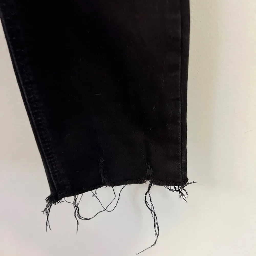 Old Navy Women’s 14 Distressed Black Ankle Jeans